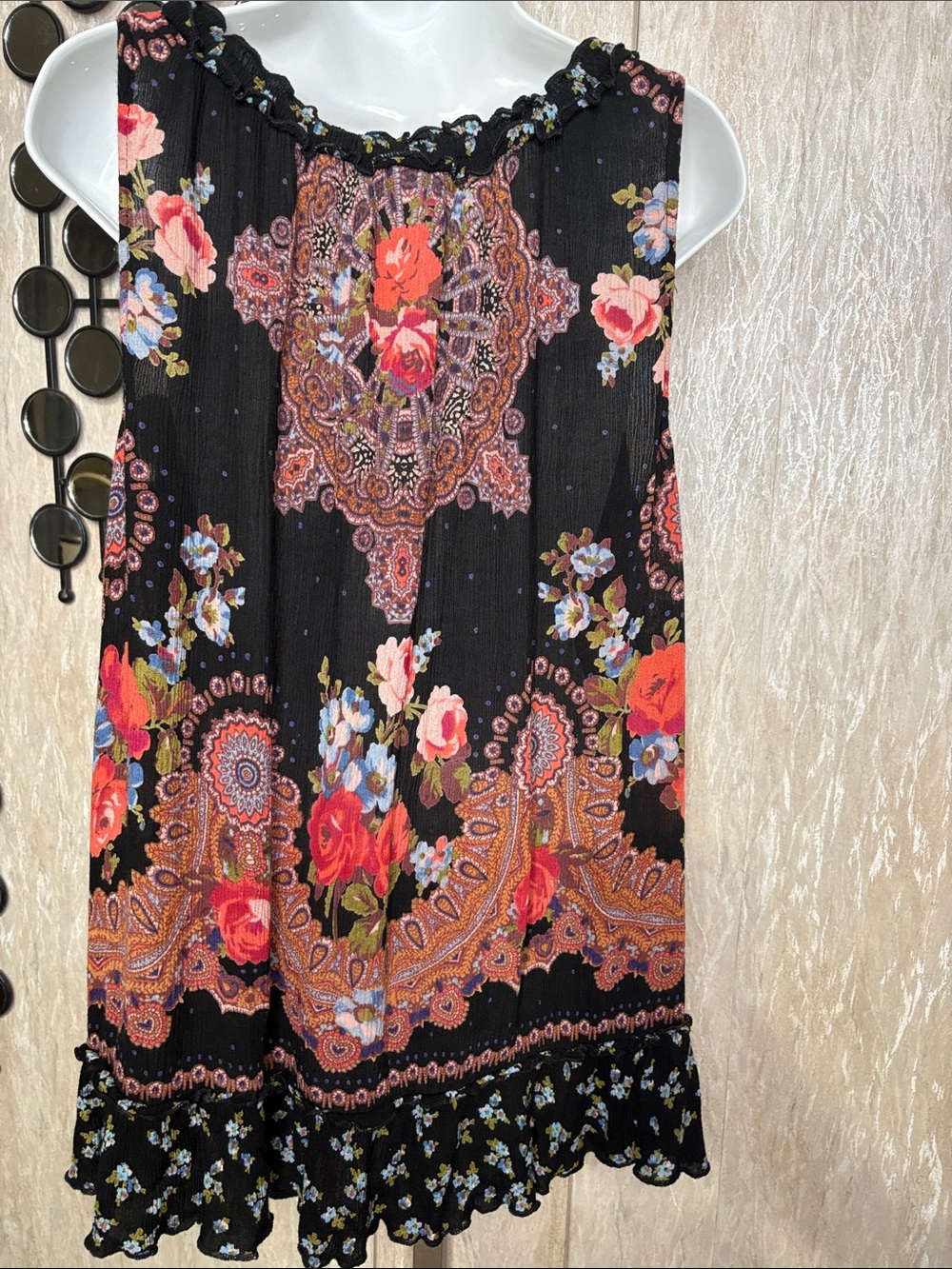 Bila Black Floral Paisley Ruffled Tie-Front Sleeveless Top - Picture 3 of 6